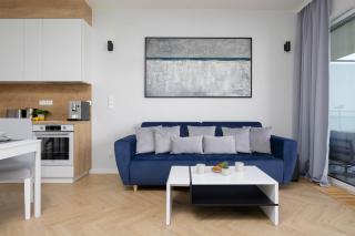 Modern Apartment by the Lake with Parking & Sauna in Zegrze by Noclegi Renters - Zegrze - 2