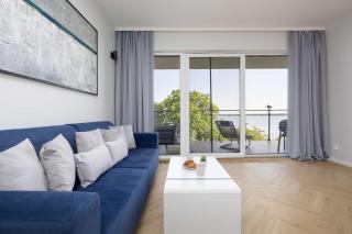 Modern Apartment by the Lake with Parking & Sauna in Zegrze by Noclegi Renters - Zegrze - 3