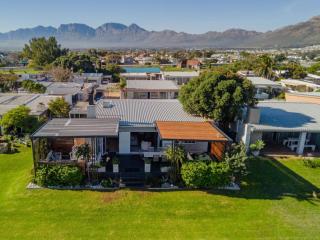 Beachwood Cottage - Gordonsbaai - 6