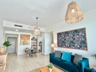 Homes2Retreat - Luxury Finishes with Full Skyline View - 4