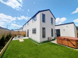 Hot Tub Haven! Games Room, Garden & E-Bikes - Christchurch - 9