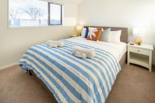 Family & Friends - Spa Pool - Games - Central - 6