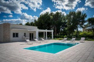 Likehome Ponente Levante 2 Ville luxury Pool 12pxs - Taranto - 3