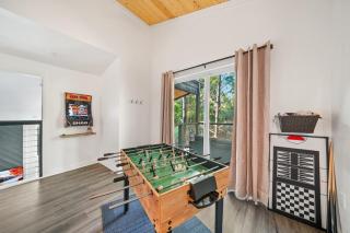 NEW Cabin with Treehouse Spa Firepit & Games - 7