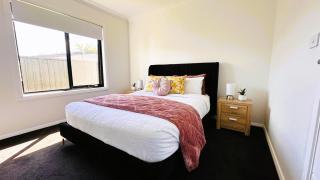 The Orange Haven - Relaxing Stay, Central Spot - Orange - 1