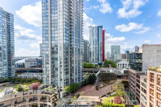 Luxury 3 Bedroom Condo Chinatown and Gastown Access - Vancouver - 3
