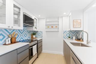 Luxury 3 Bedroom Condo Chinatown and Gastown Access - Vancouver - 4