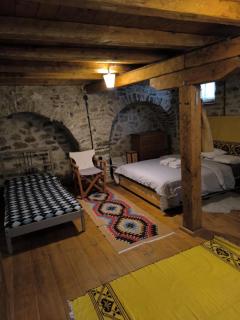 The Mountain House -mountain getaway - 7