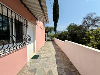 Thomas Apartments - 1