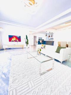 celestial modernly furnished four bedroom apartment which features amazing city views, swimming pool ,ample private parking space and rooftop chill spot - Nairobi - 9