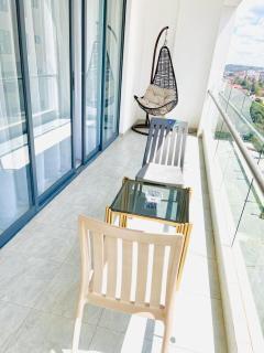 celestial modernly furnished four bedroom apartment which features amazing city views, swimming pool ,ample private parking space and rooftop chill spot - Nairobi - 1