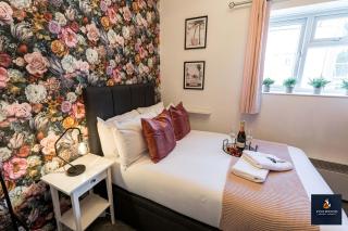 Stylish Modern Apt & Private Free Parking Space - Bournemouth - 5