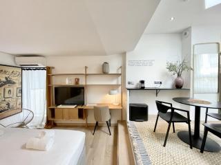 PARISIAN HOME l MONTMARTRE - 1