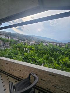ADA's Guest House - Gjirokastër - 8