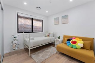 New, Comfy & Fully Equipped 3BR Home in Kellyville - Glenwood - 5