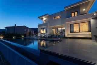 Luxury villa with a swimming pool Kastel Stari, Kastela - 24431 - Kastel Stari - 8