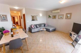 Family friendly house with a swimming pool Milna, Brac - 24609 - 1