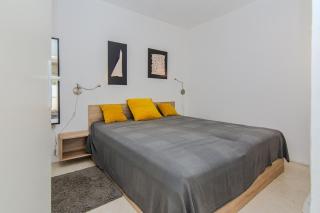 Apartments with parking space Vir - 24652 - 2