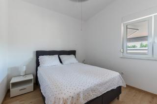 Apartments with parking space Vir - 24653 - 2
