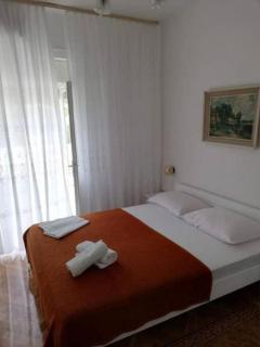 Holiday house with a parking space Banjol, Rab - 24620 - 2