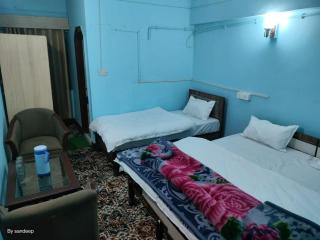 Hotel Acharya Sadan - Jāmb - 6