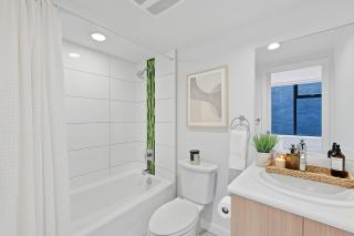 Cozy Urban Retreat 2BR Condo in Downtown Vancouver - Vancouver - 1