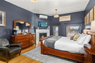 Vermilion Suite w Clawfoot Tub Fireplace - Duluth - 8