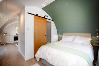 Stonelake Lodges - Willow Walk luxury lakeside lodge with hot tub - - 4