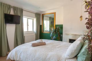 Entire Home Stay, Contractor Ready - Northwich - 6