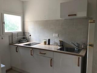 studio, clim, balcon et parking, à 2 pas du centre ! - Avignone - 3