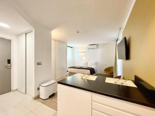 PARISIAN HOME l MONTMARTRE - 1