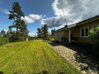 Waterfront house with sun all day - 2