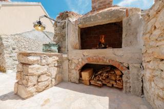 Villa Oleander - Stone House with Shared Seasonal Swimming Pool - 3