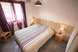 Gites au Cœur de la Nature, Piscine et Vue sur le Lac du Salagou - 1