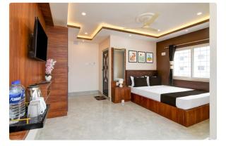 Hotel B N PALACE - 1