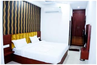 HOTEL !! LUXUARY GANGA AMIRT HARIDAWR - Near # Ganga Ghat 200M - Free Parking & Restaurant and Lift Facilities - Fully #Air Conditioning - A Top Rated Hotel! - Kankhal - 9