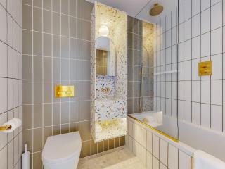 Modern 1BR Flat Balcony Near Tube Pass the Keys - 1