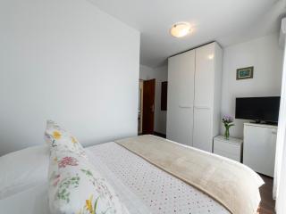 Guest House Rooms Rose - Molunat - 8