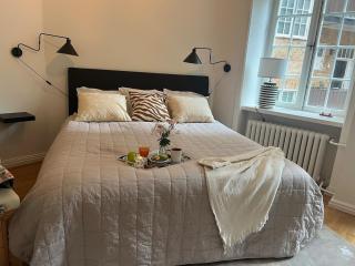 Aveny Hideaway Central & Elegant Room - Göteborg - 6