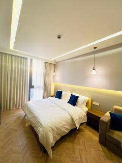 Luxury Studio Apartment - 5th Floor - Gurgaon - 4
