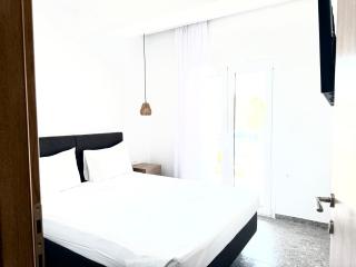 Sakellis Home 1- Steps to Beach & Town - Kardamena - 2