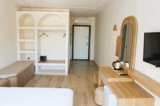 Oregano Suites Side - Side - 7