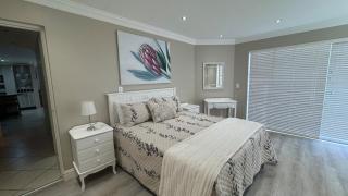 Surf & Serenity on Sea, by Jono & Erik - Jeffreys Bay - 9