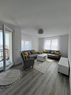Bright and Comfy - Kosovo Polje - 7