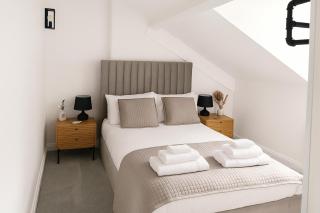 Nestee Serviced Apartments - Central Torquay - Pet Friendly - Harbour Views - Torquay - 2