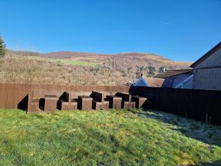 Flat 1, Self Catering, Modern studio apartment, Tynte Hotel - Quakers Yard - 2