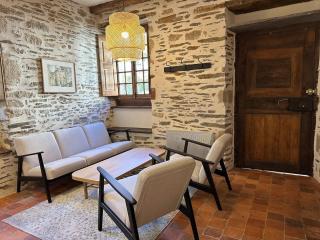 Character House - Rochefort-en-Terre - 6