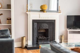 Modern Holyrood Family Retreat - Edinburgh - 1