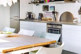 Peaceful Beach House Life Just 50 M From Shore - 4