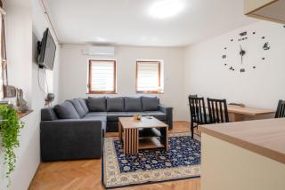 Quiet Apartments with FREE PARKING - Sarajevo - 0